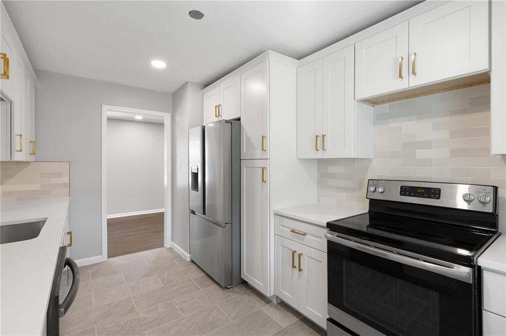 Photo 9 of 39 - 4234 N Cypress Avenue