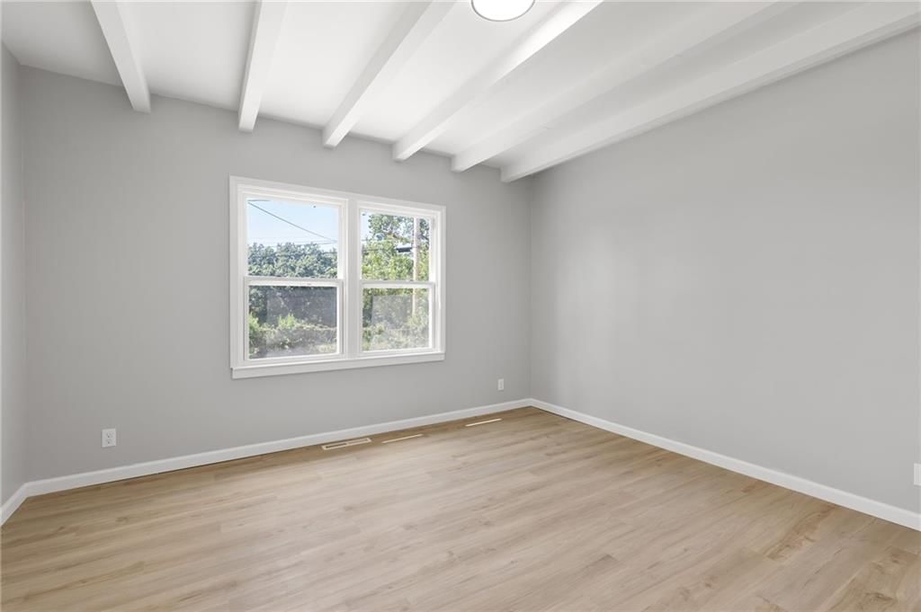 Photo 12 of 39 - 4234 N Cypress Avenue