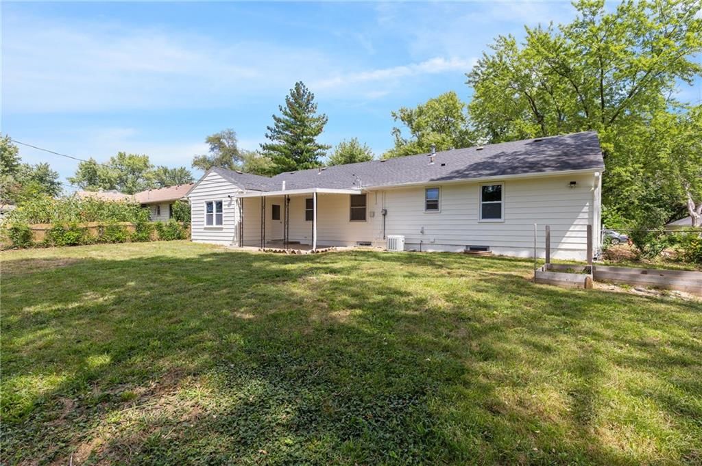 Photo 34 of 39 - 4234 N Cypress Avenue