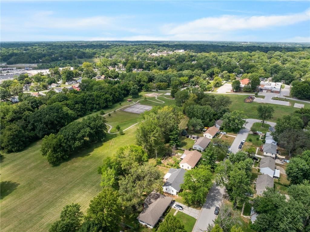 Photo 36 of 39 - 4234 N Cypress Avenue