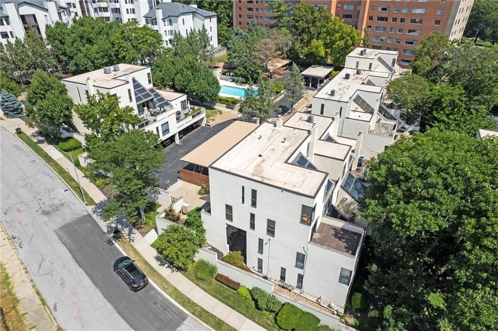 4559 Walnut Street, Kansas City, MO