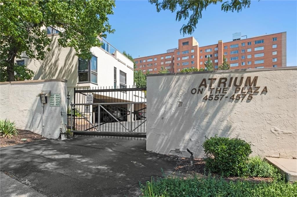 4559 Walnut Street — photo 2