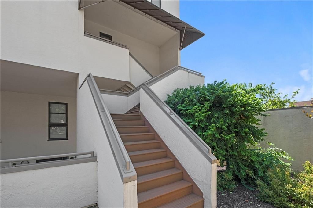4559 Walnut Street — photo 4