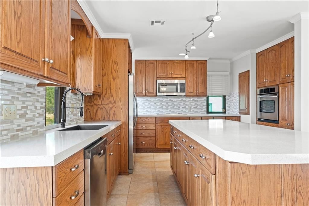 4559 Walnut Street — photo 6