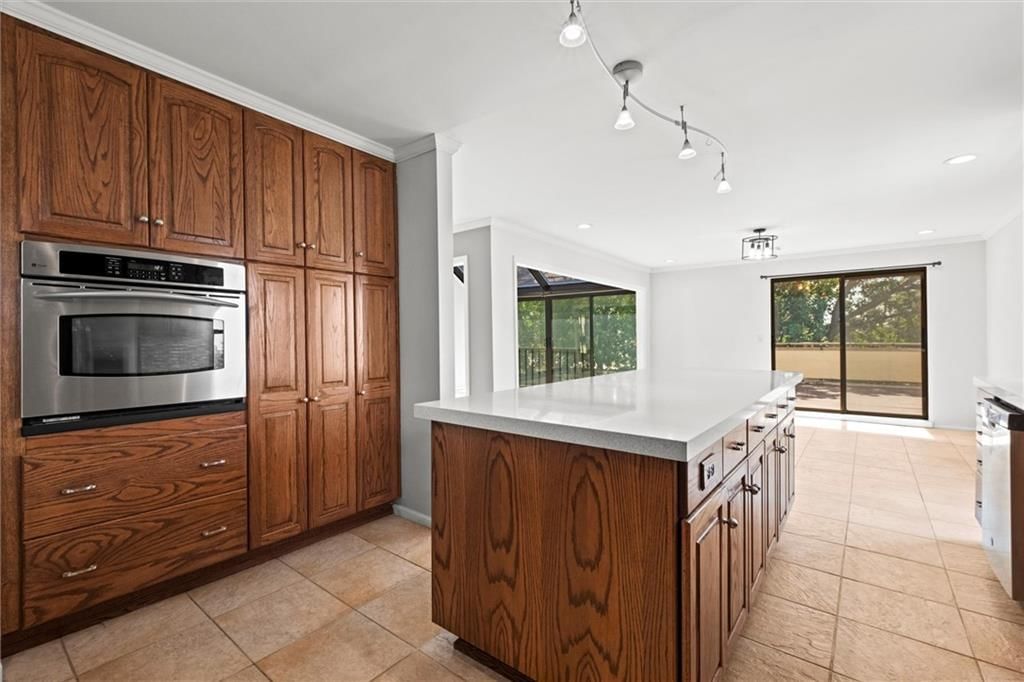 4559 Walnut Street — photo 9