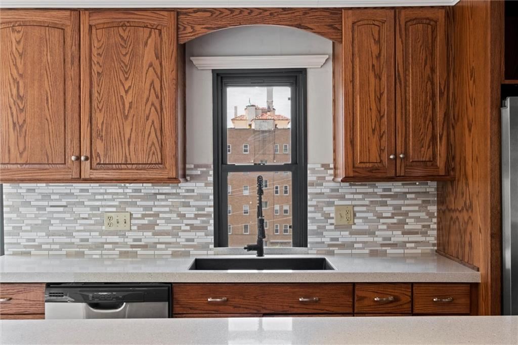 4559 Walnut Street — photo 10