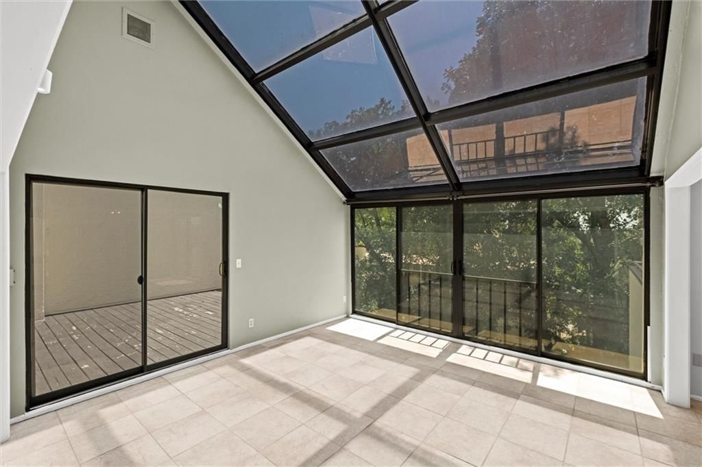 4559 Walnut Street — photo 15