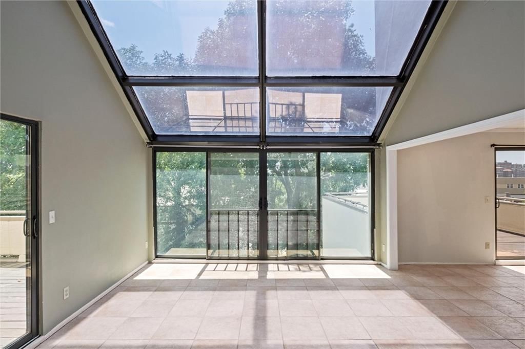 4559 Walnut Street — photo 16