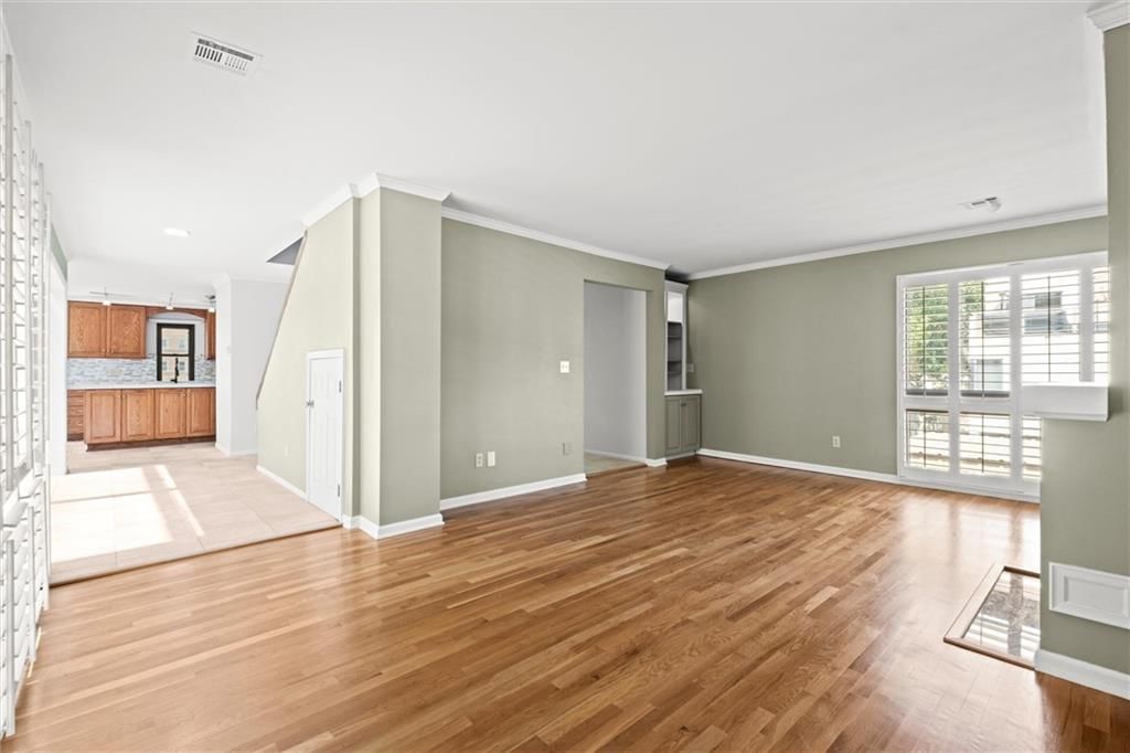 4559 Walnut Street — photo 25