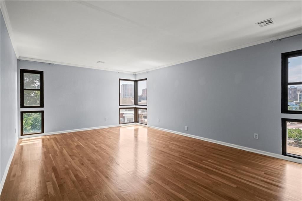 4559 Walnut Street — photo 29