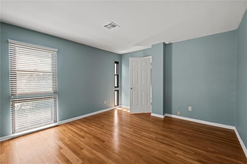 4559 Walnut Street — photo 34