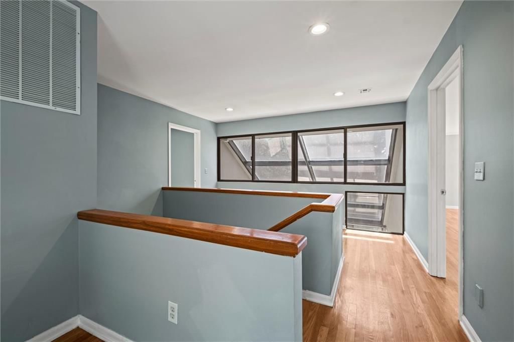 4559 Walnut Street — photo 37