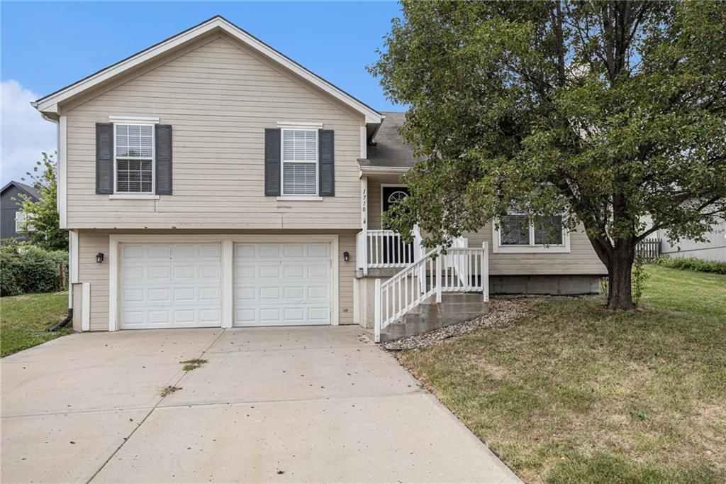 1710 Clear Creek Drive, Kearney, MO
