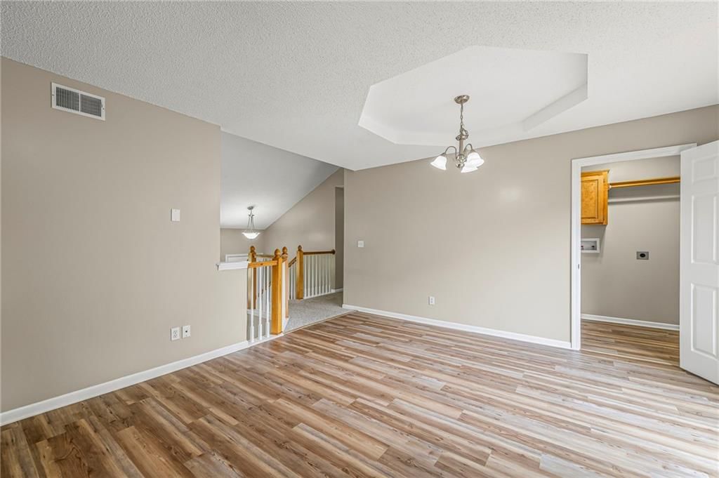 5627 N Richmond Avenue — photo 12