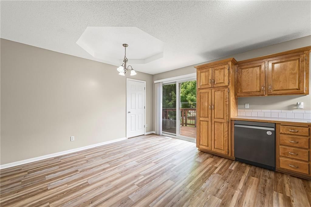 5627 N Richmond Avenue — photo 14