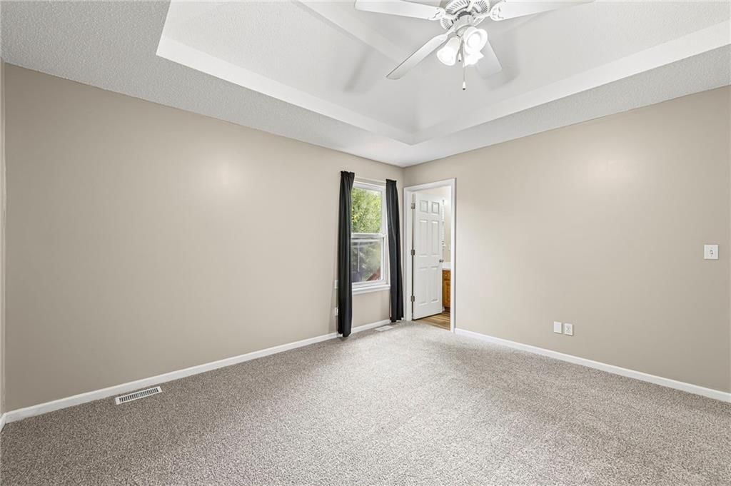 5627 N Richmond Avenue — photo 16