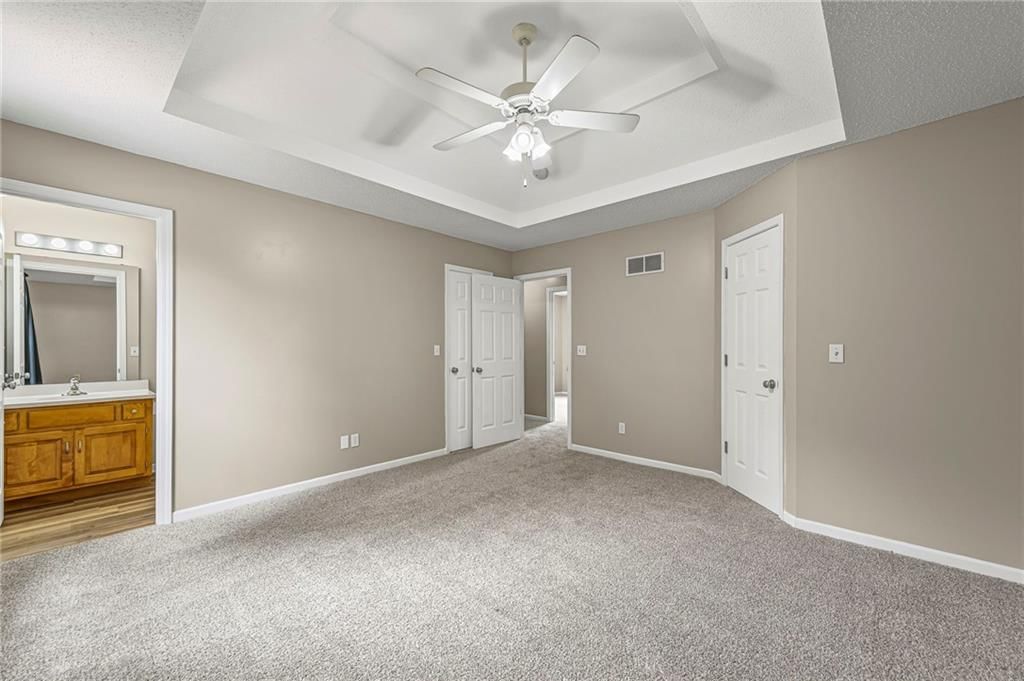 5627 N Richmond Avenue — photo 17