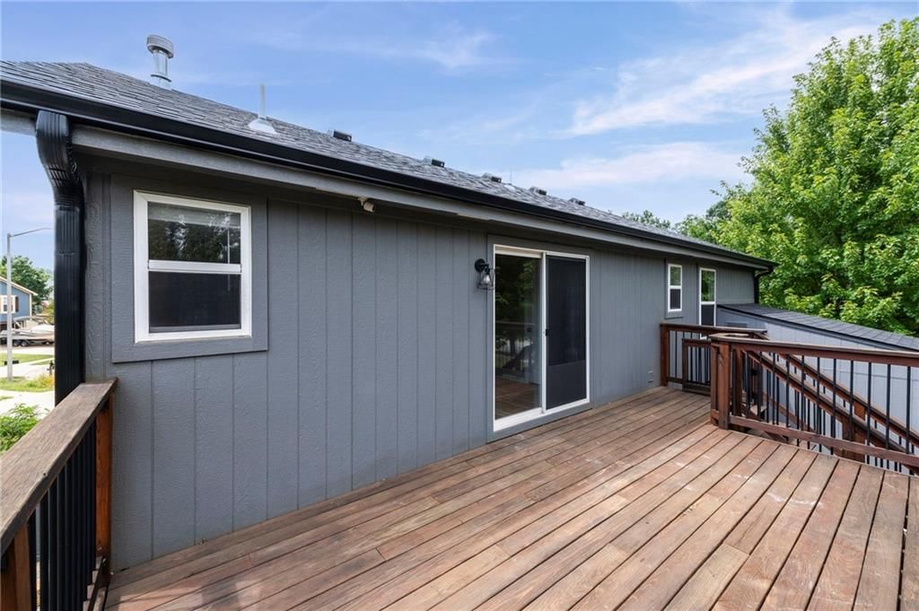 5627 N Richmond Avenue — photo 29
