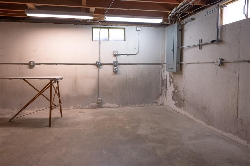 607 W Main Street — photo 16