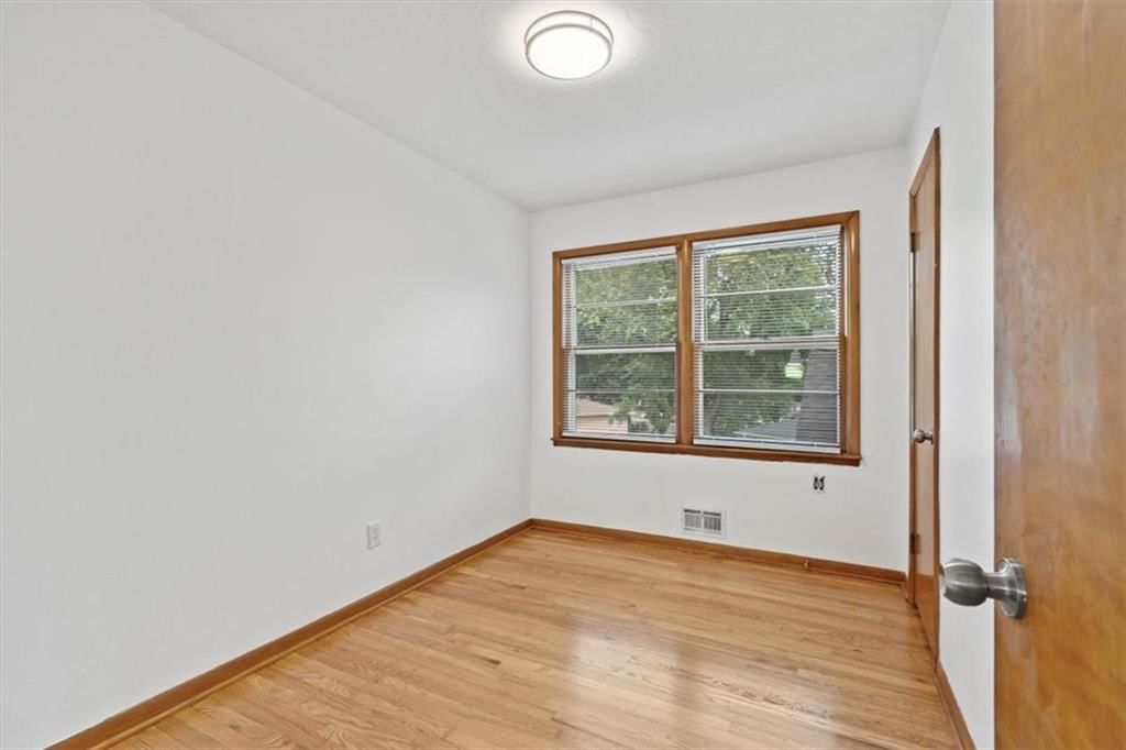 4850 Wood Avenue — photo 7