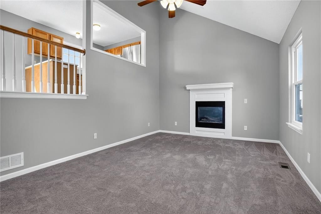 Photo 4 of 26 - 32059 W 172nd Street