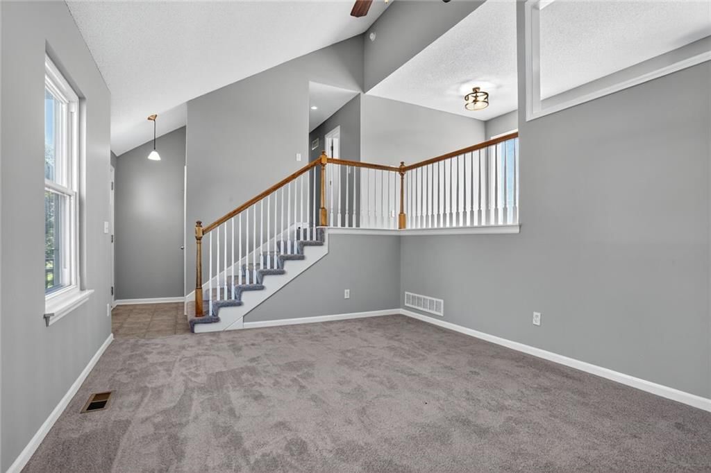 Photo 5 of 26 - 32059 W 172nd Street