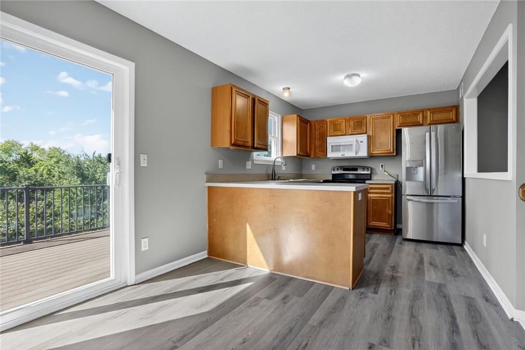 Photo 6 of 26 - 32059 W 172nd Street