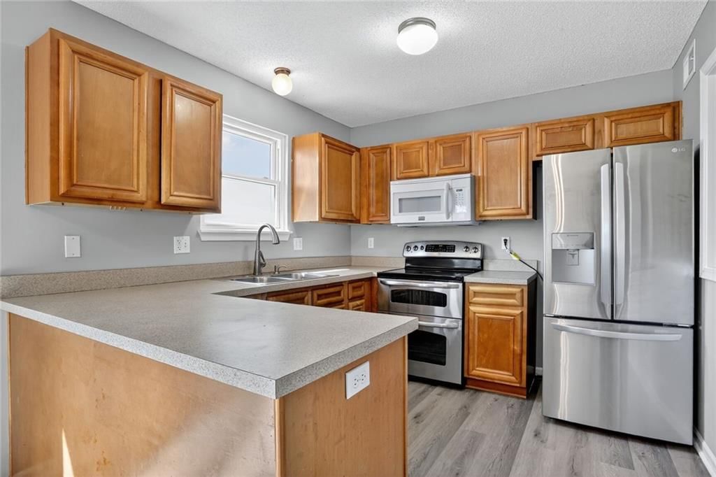 Photo 7 of 26 - 32059 W 172nd Street