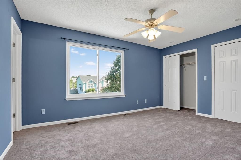 Photo 10 of 26 - 32059 W 172nd Street