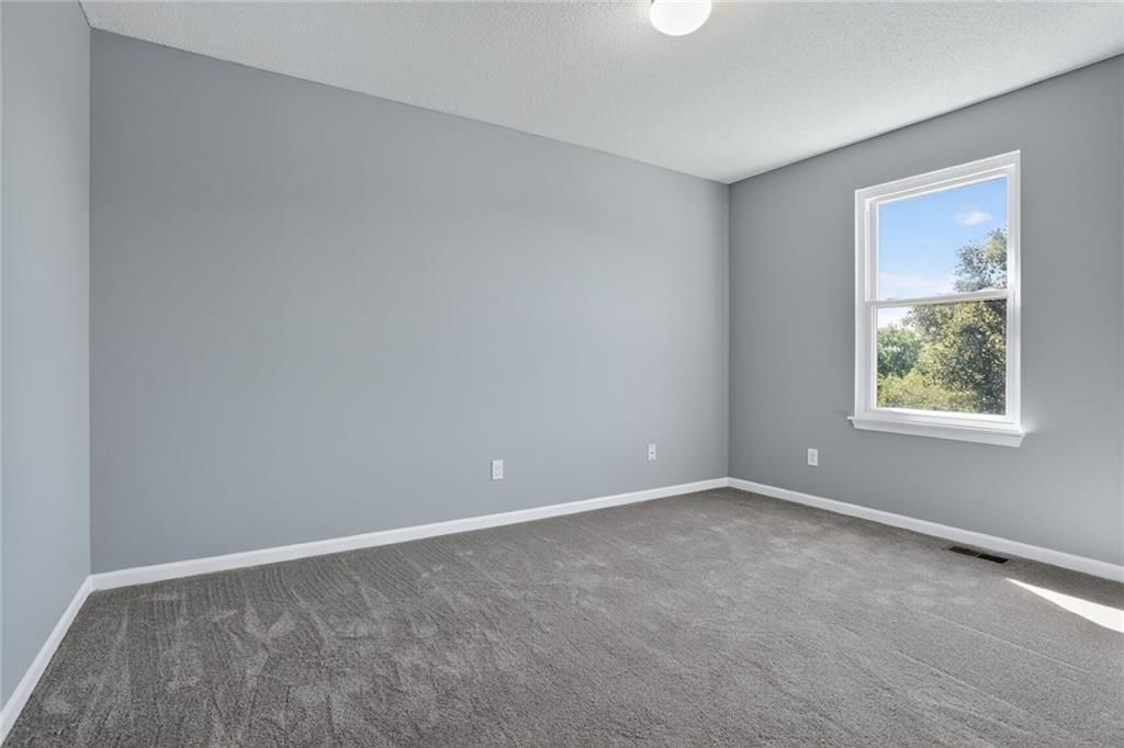 Photo 14 of 26 - 32059 W 172nd Street