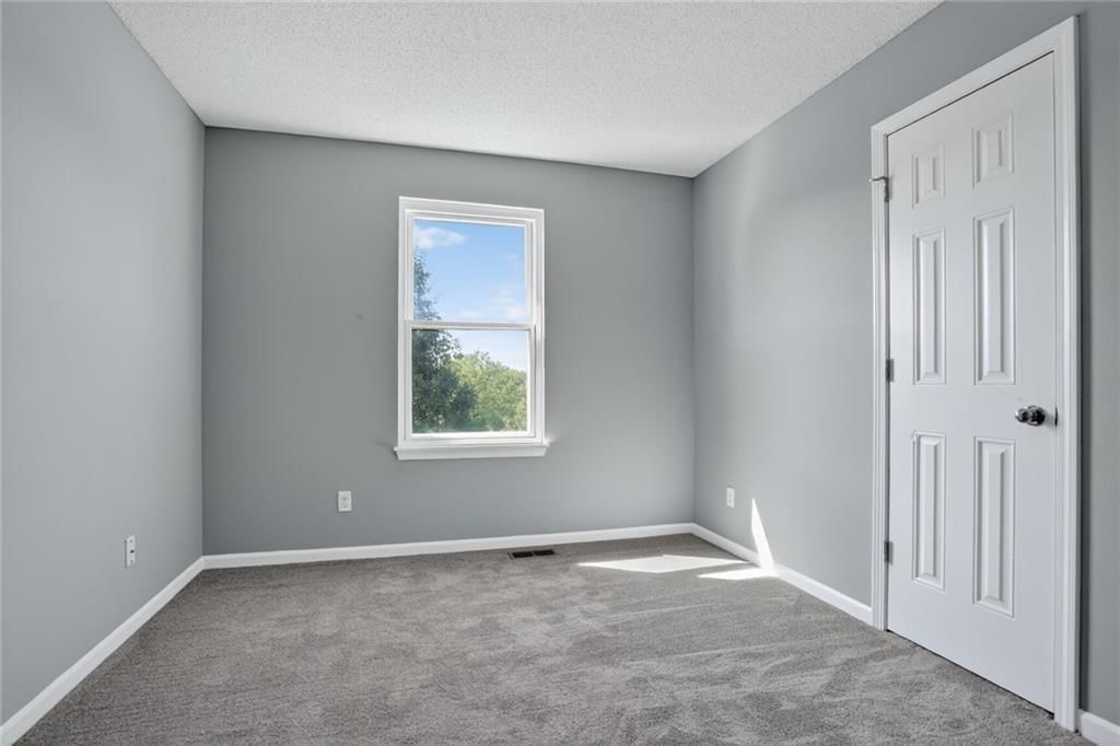 Photo 15 of 26 - 32059 W 172nd Street