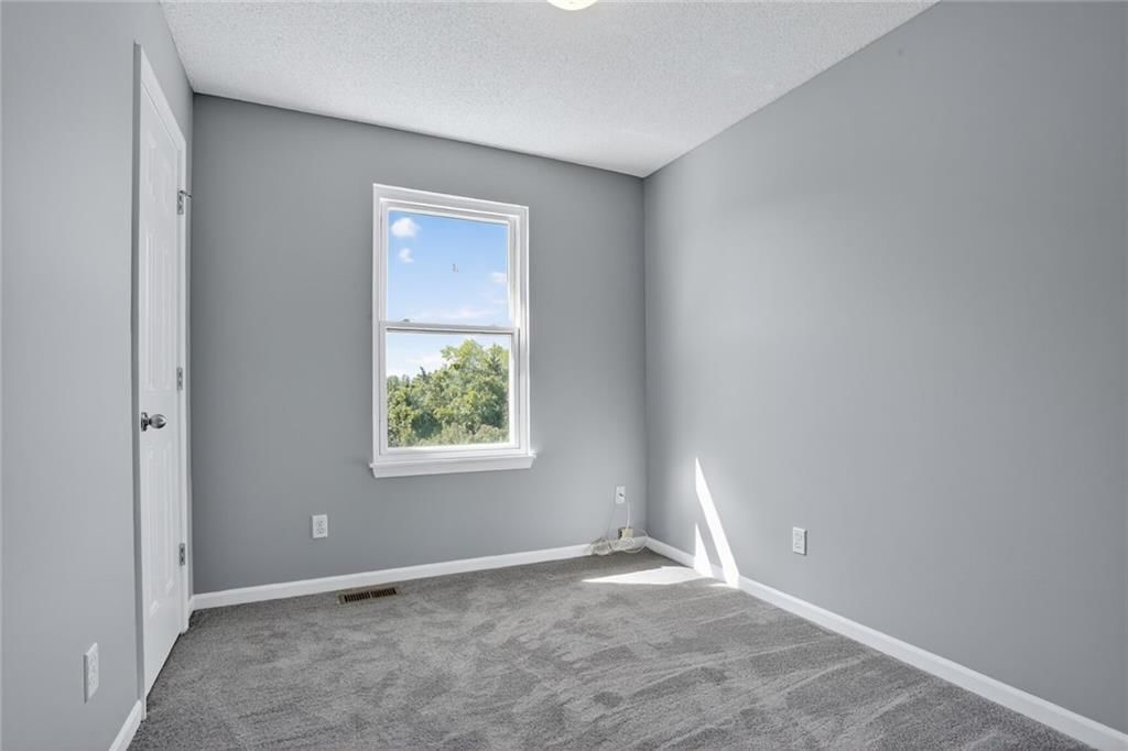 Photo 17 of 26 - 32059 W 172nd Street