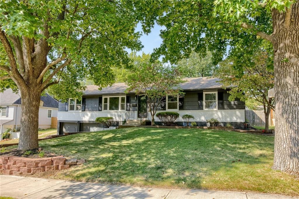 3320 Mohawk Lane, Kansas City, MO