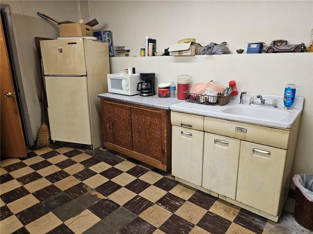 2018 Saint Joseph Avenue — photo 11