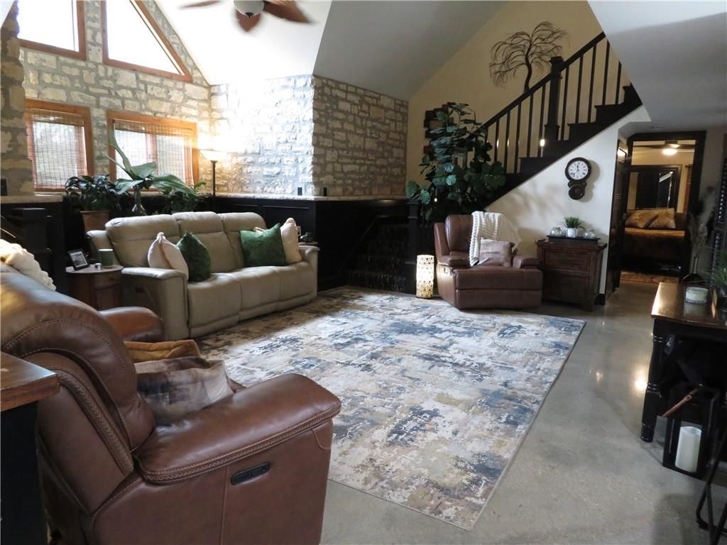 212 Columbia Street — photo 23