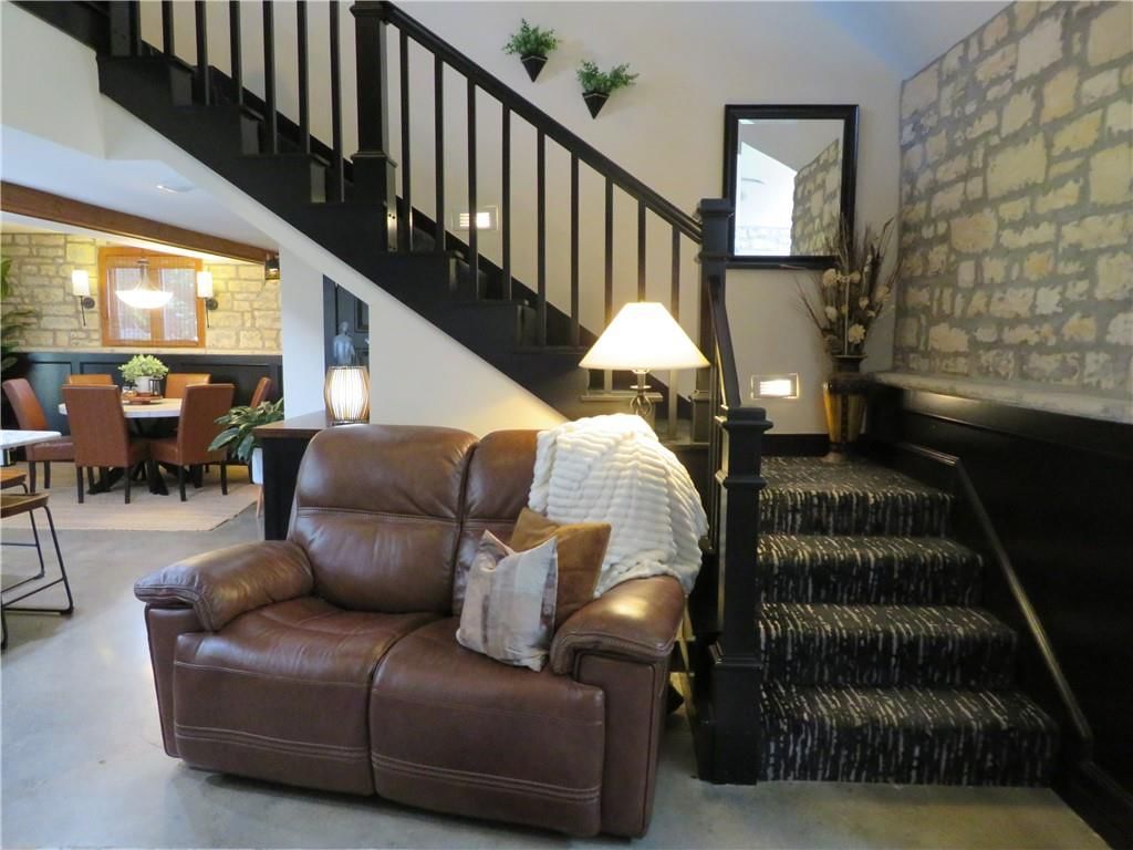 212 Columbia Street — photo 26