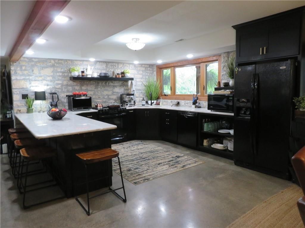212 Columbia Street — photo 33