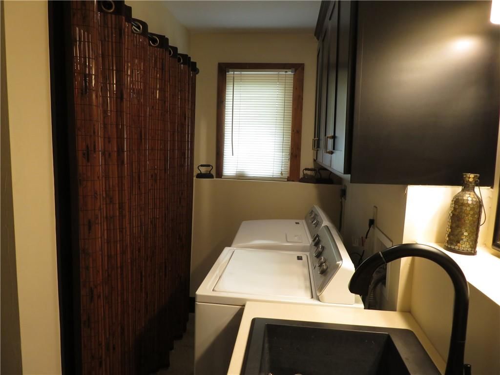 212 Columbia Street — photo 38