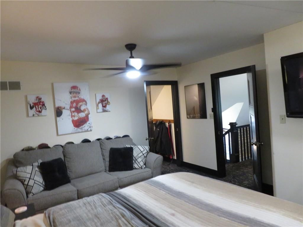 212 Columbia Street — photo 58