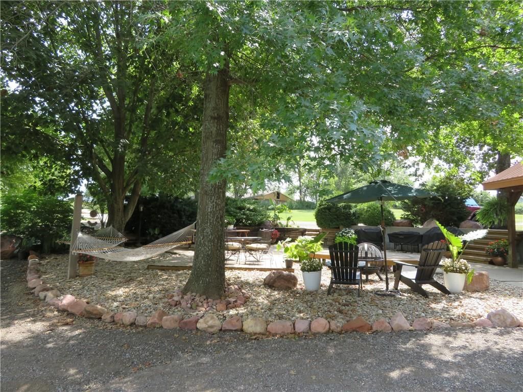 212 Columbia Street — photo 70