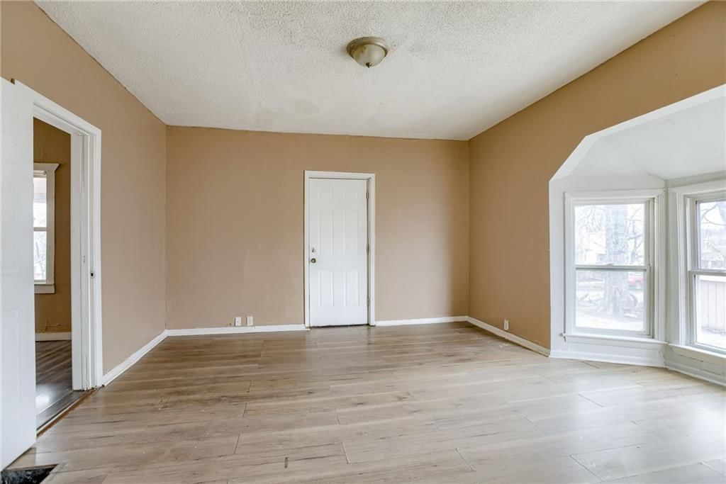 7001 E 12th Terrace — photo 3