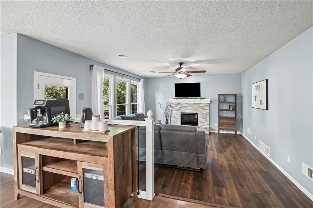 Photo 7 of 42 - 12496 S Shannan Circle