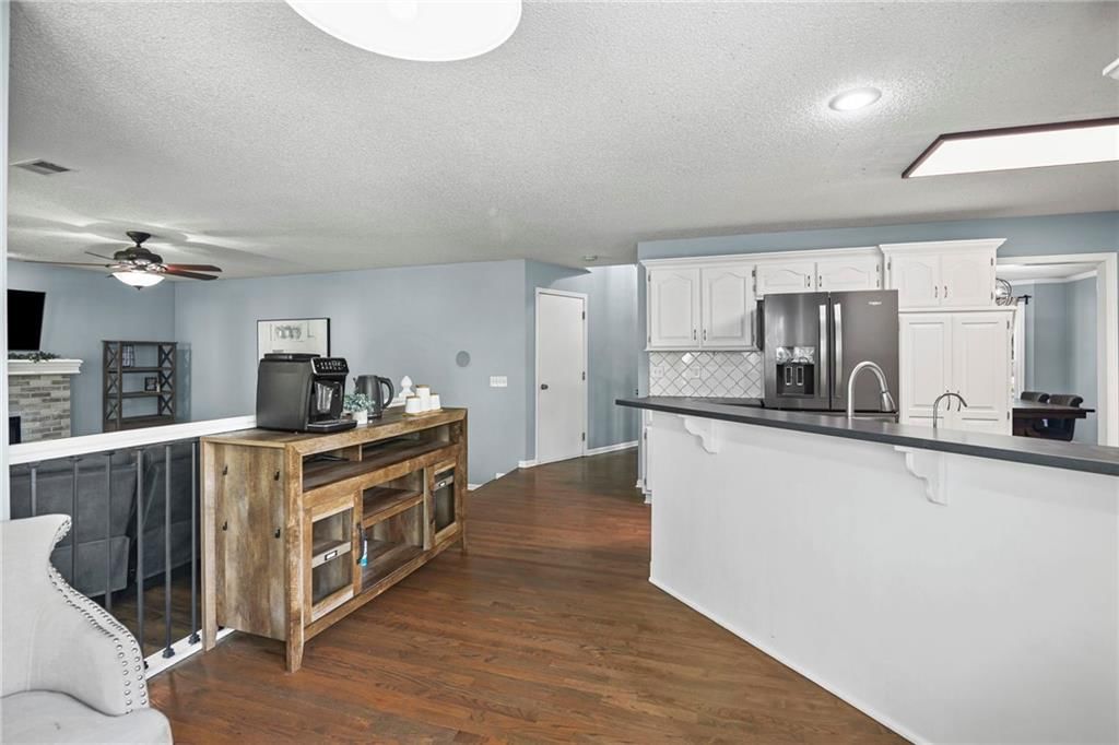 Photo 8 of 42 - 12496 S Shannan Circle