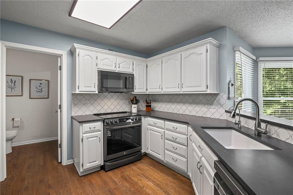 Photo 11 of 42 - 12496 S Shannan Circle