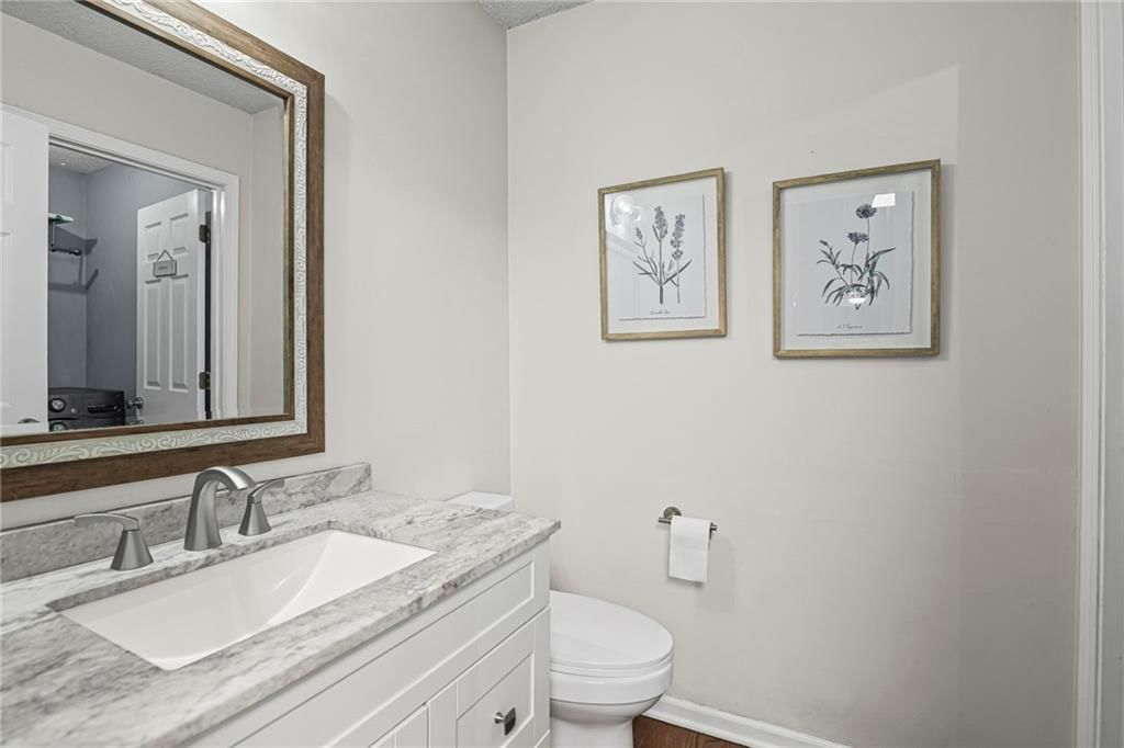 Photo 12 of 42 - 12496 S Shannan Circle