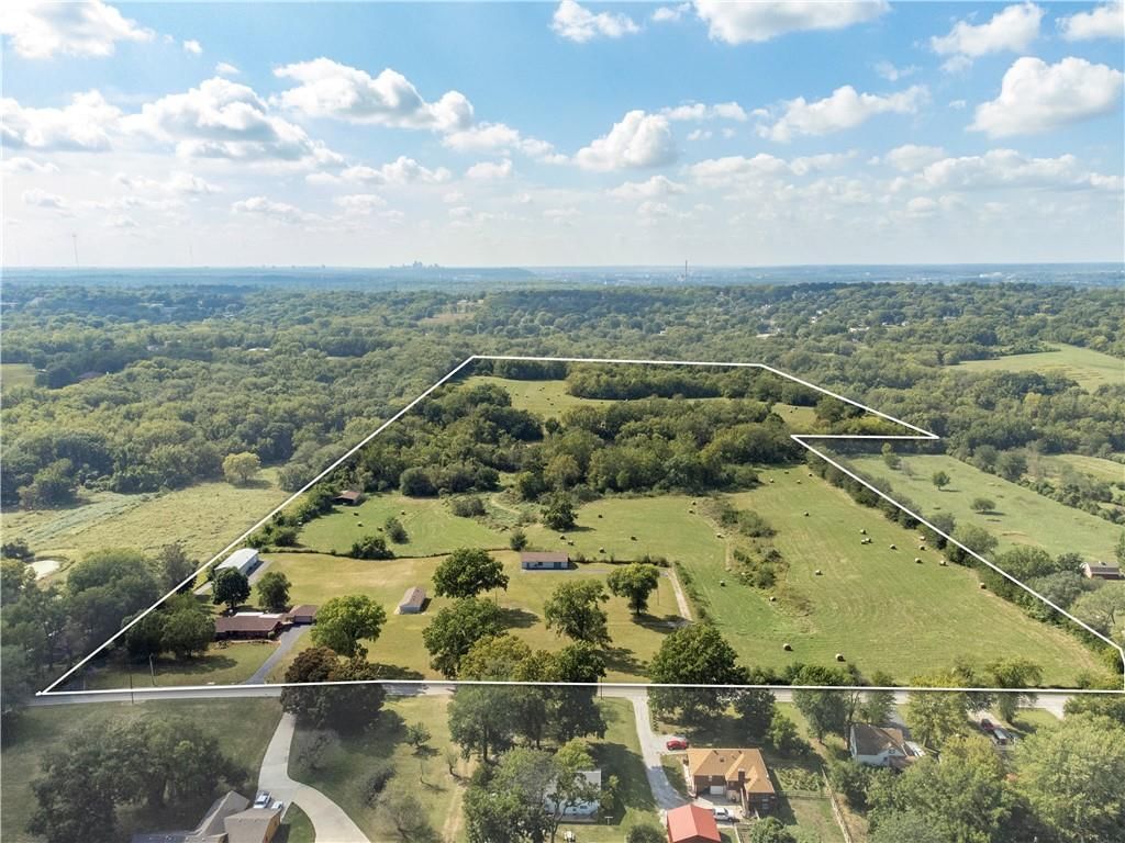 822 Dickinson Road — photo 4