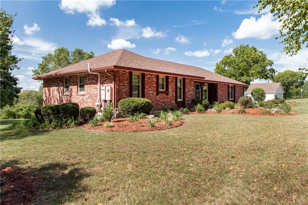 822 Dickinson Road — photo 7