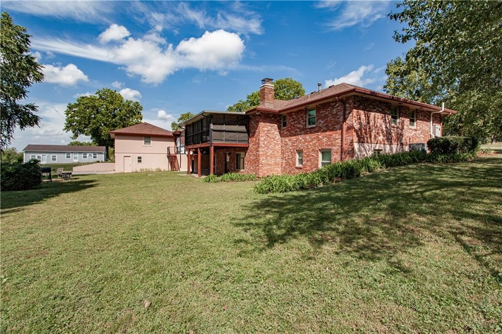822 Dickinson Road — photo 8