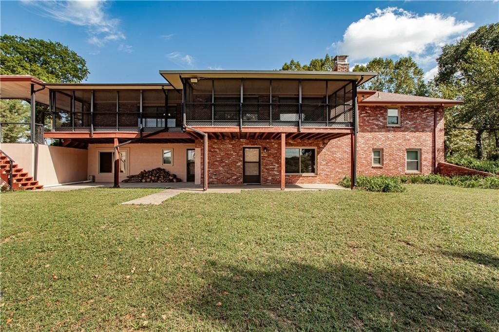 822 Dickinson Road — photo 10