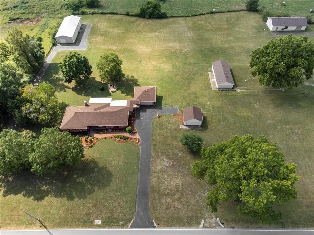 822 Dickinson Road — photo 13